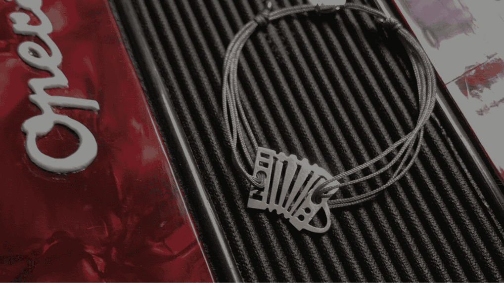Akkordeon und Armband Quetschn