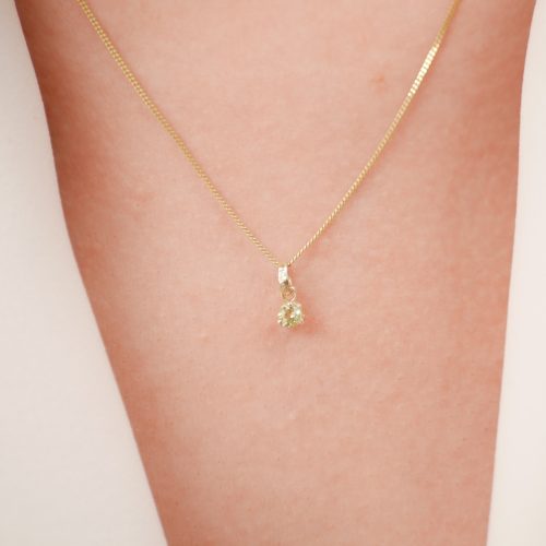 Kette Geburtsstein Peridot Hals