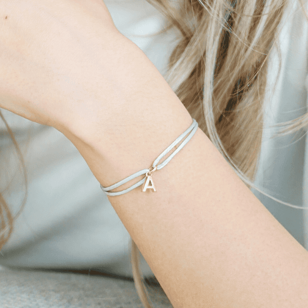 Anhänger Buchstabe teilmattiert 925er Silber vergoldet für Armband oder Kette