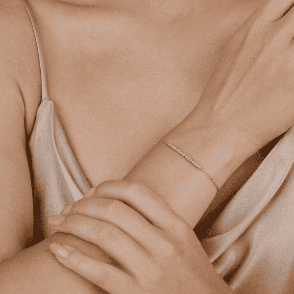 Armband Lab Grown Diamant 14k Gold am Handgelenk