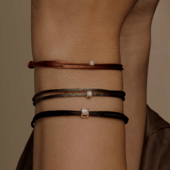 Satinarmbänder aus echtem Gold